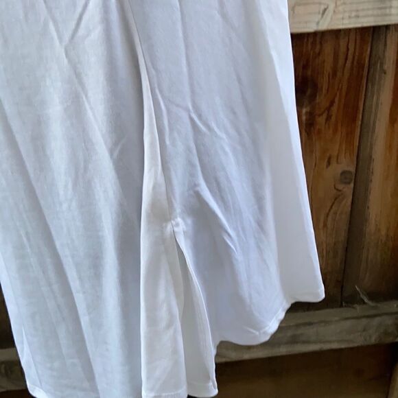 LuLaRoe tank top graphics white ‘LuLaRoe Cruise 2018’ Sz XS FIRM on Price - Picture 6 of 6